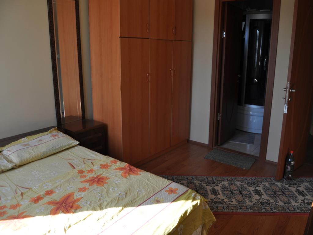 Ayvalik Camlik Villalari Bilik gambar